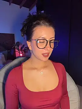 Snapshot of EmaSaenz chatting on September 22, 9:35 pm EmaSaenz online show from September 22, 9:35 pm