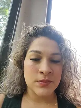 Sara smiiith211 online show from February 11, 3:35 pm