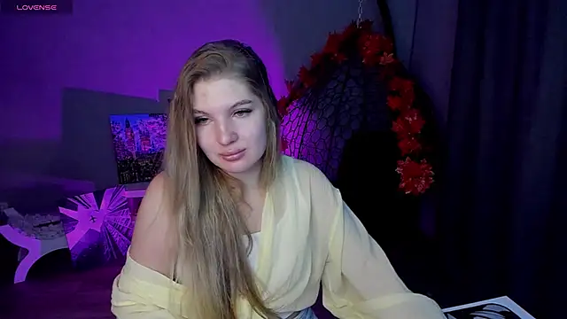 Snapshot of lily_williamss chatting on September 20, 12:21 am lily williamss online show from September 20, 12:21 am