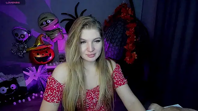 Snapshot of lily_williamss chatting on October 18, 12:46 am lily williamss online show from October 18, 12:46 am