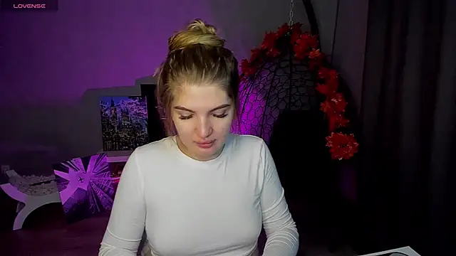Snapshot of lily_williamss chatting on September 30, 12:49 am lily williamss online show from September 30, 12:49 am