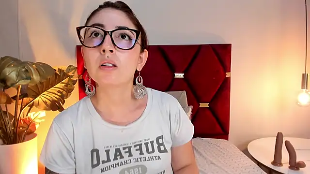 Emilywatsonn online show from November 22, 12:46 am