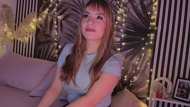 Samaantha-White online show from December 14, 11:49 am