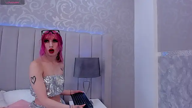 Kendaal Doshi online show from October 9, 2:43 pm