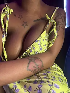 Cherrytowild online show from April 2, 2:03 pm