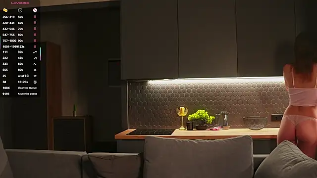 IdaJonesy online show from November 28, 9:40 pm