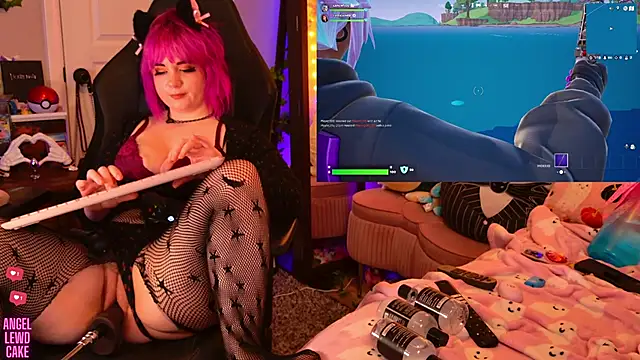 Angel-Lewd-Cake online show from November 14, 7:41 am