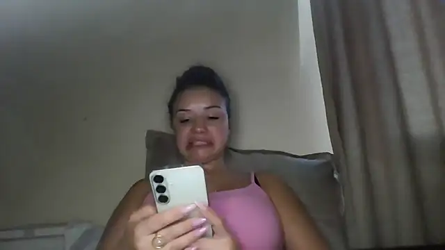 Snapshot of Linusya chatting on September 17, 3:21 pm Linusya online show from September 17, 3:21 pm