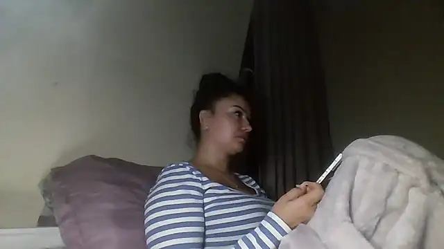 Snapshot of Linusya chatting on October 14, 5:59 pm Linusya online show from October 14, 5:59 pm