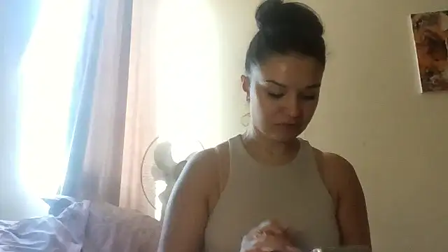 Snapshot of Linusya chatting on October 8, 11:25 am Linusya online show from October 8, 11:25 am