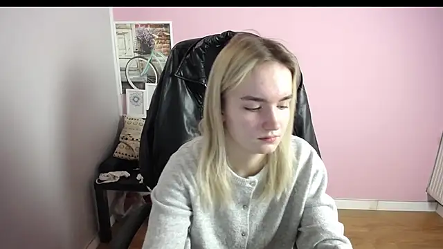 viktoria lovely online show from February 12, 7:32 am