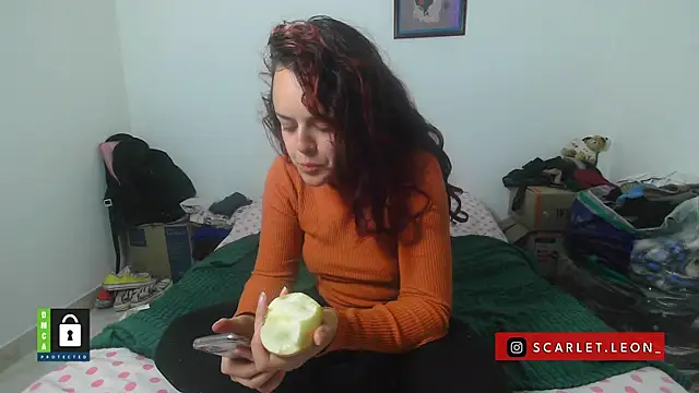 Scarletleon77 online show from October 31, 12:53 pm