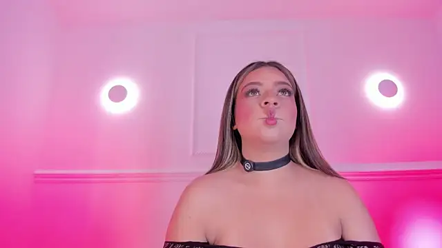 sarah-bonneth online show from April 17, 11:45 am