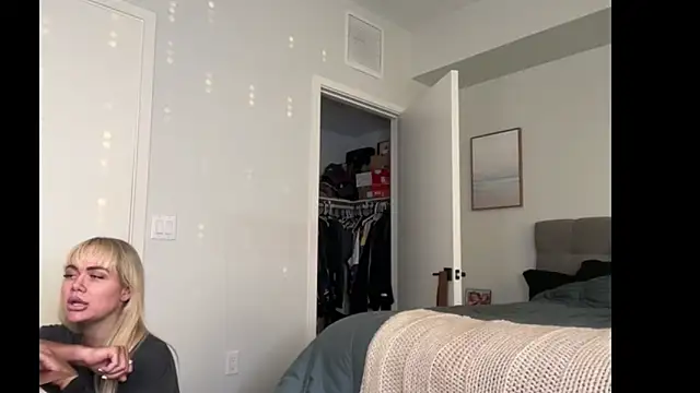 ElenaErickson online show from April 12, 1:41 am