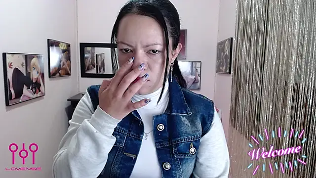 Snapshot of Cristal_w chatting on October 3, 2:33 pm Cristal w online show from October 3, 2:33 pm