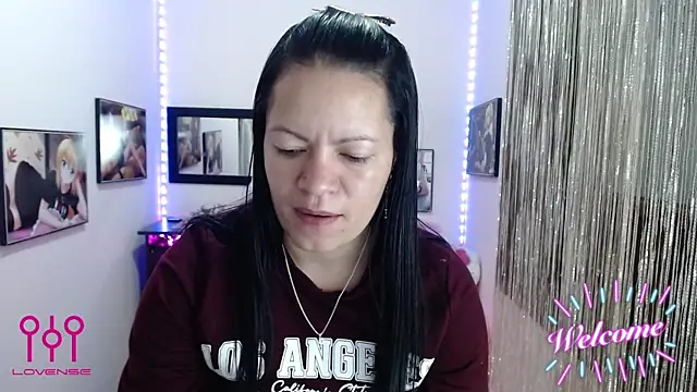Snapshot of Cristal_w chatting on October 9, 1:26 pm Cristal w online show from October 9, 1:26 pm