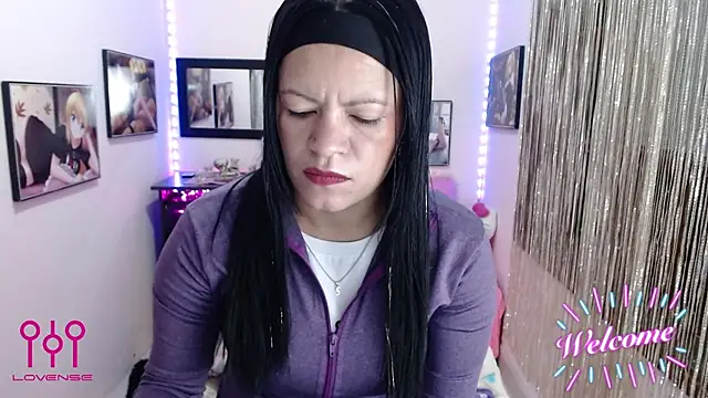 Snapshot of Cristal_w chatting on October 2, 2:00 pm Cristal w online show from October 2, 2:00 pm
