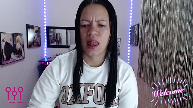Snapshot of Cristal_w chatting on October 8, 12:53 pm Cristal w online show from October 8, 12:53 pm
