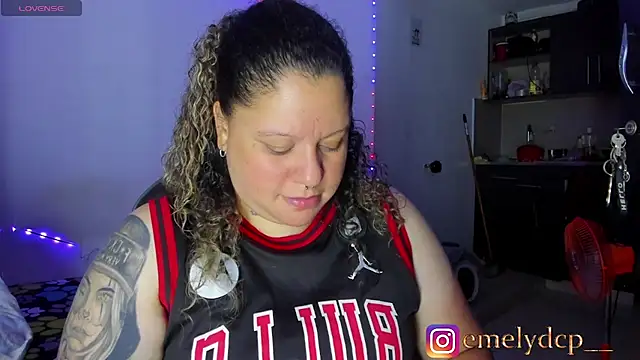Snapshot of mariana_maze chatting on October 19, 5:42 am mariana maze online show from October 19, 5:42 am
