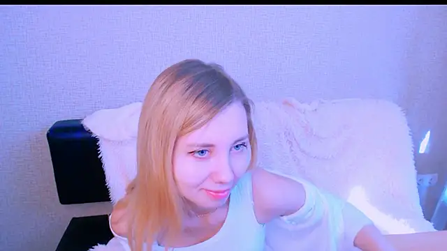 Snapshot of AliceFire_ chatting on September 22, 7:40 am AliceFire online show from September 22, 7:40 am