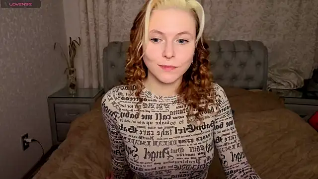 rocky foxy online show from October 28, 9:19 pm