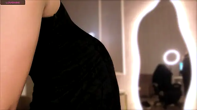 Eli Llie online show from September 8, 8:41 pm