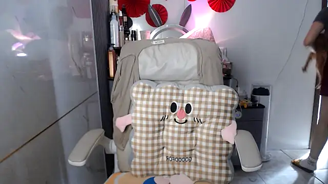 -KathySweet- online show from February 3, 6:22 am