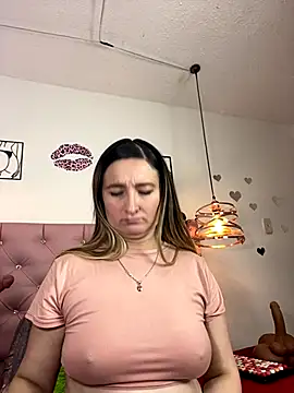 Snapshot of antonella87 chatting on September 24, 11:37 pm antonella87 online show from September 24, 11:37 pm