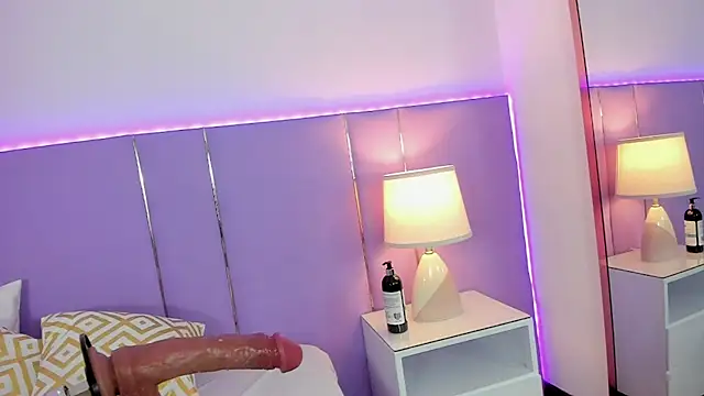 Snapshot of SophyRuiz_ chatting on September 9, 1:11 pm SophyRuiz online show from September 9, 1:11 pm