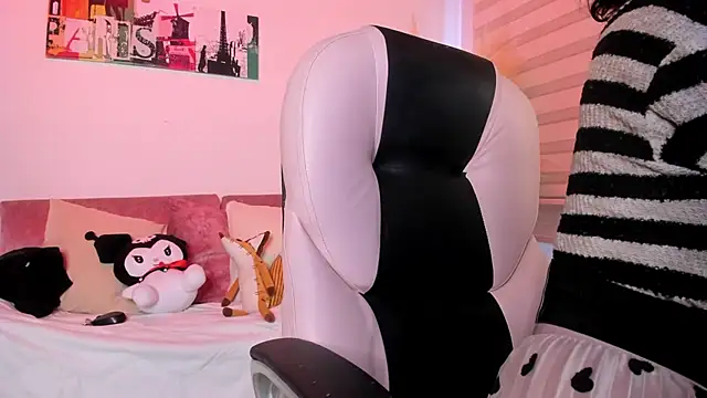 Moony 14 online show from November 22, 2:09 pm