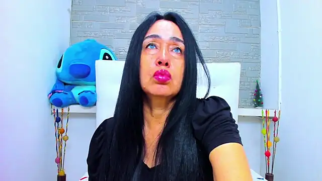 HorniestMilf online show from December 22, 8:34 pm