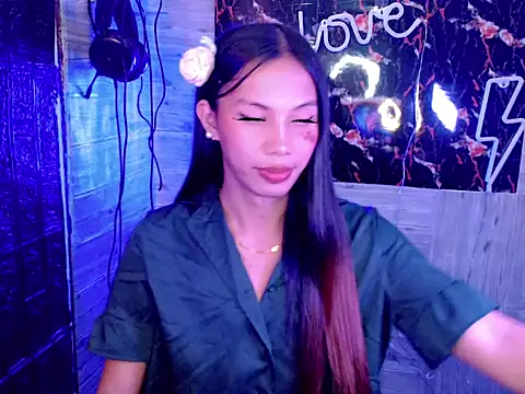 whiteladyboy online show from September 17, 5:16 am