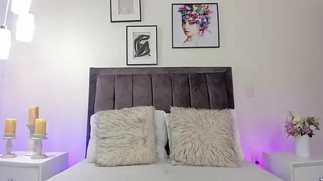 helen mooree online show from February 1, 1:10 pm