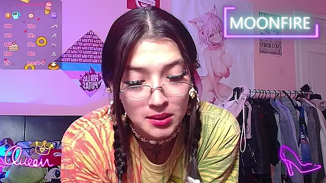 moonfiredancer online show from January 13, 3:23 am