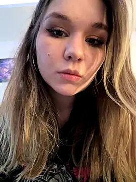 PumaShyXD online show from October 22, 12:32 pm