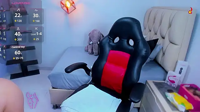 zarith prada online show from April 17, 12:29 pm