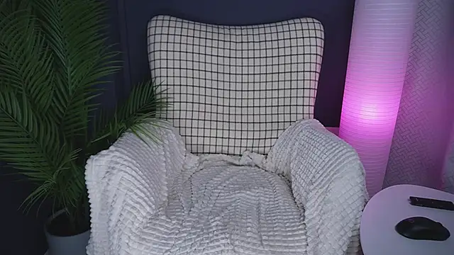 LisaRose online show from February 28, 5:07 am