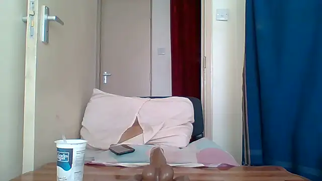 Snapshot of Cookie__dough chatting on October 10, 7:46 am Cookie dough online show from October 10, 7:46 am