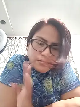 Snapshot of SZucaT chatting on October 17, 5:43 am SZucaT online show from October 17, 5:43 am