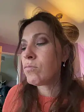 Lwhite1 online show from February 17, 5:01 pm