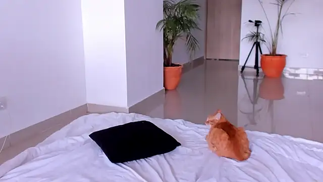 AnaHenao online show from September 17, 9:02 pm