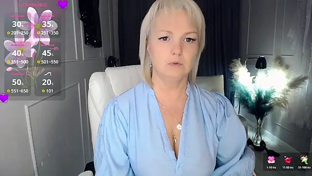 Snapshot of Juarnea chatting on October 20, 1:58 pm Juarnea online show from October 20, 1:58 pm