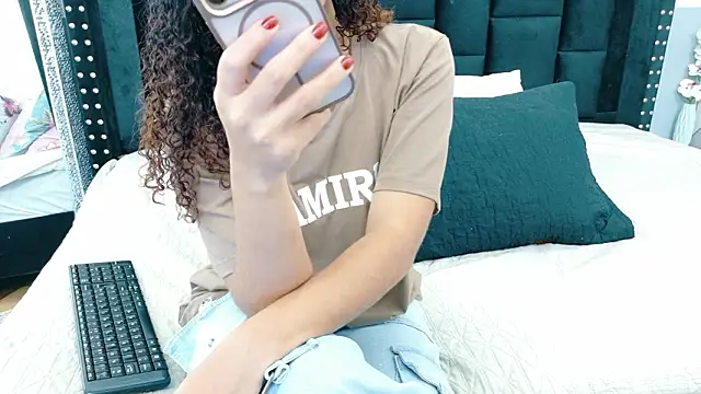 littleebonny online show from January 18, 7:54 pm