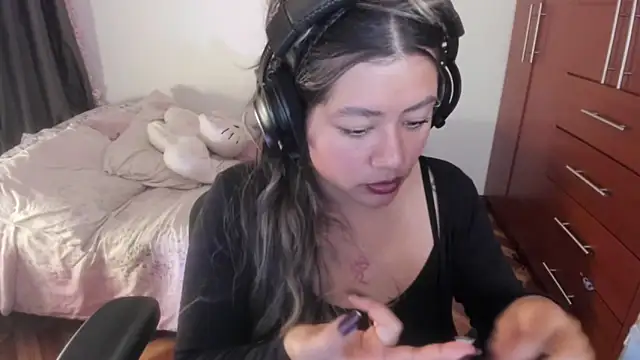 StephaniFox online show from December 14, 11:10 pm