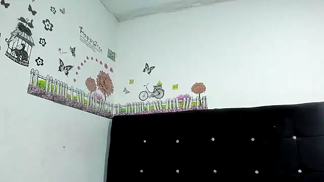 LariissaWilson online show from September 24, 4:55 am