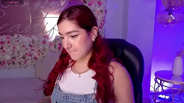 ViolettCastel online show from February 15, 4:06 pm