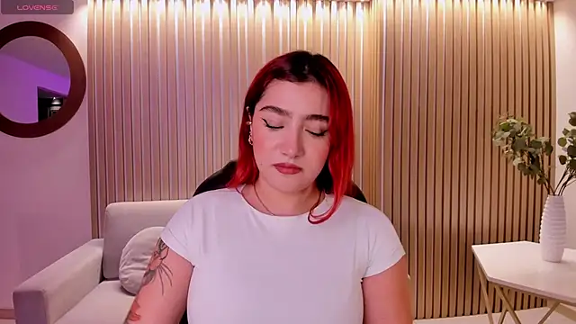 Snapshot of ViolettCastel chatting on September 12, 7:32 pm ViolettCastel online show from September 12, 7:32 pm