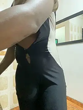 sweetsarabig22cm online show from November 9, 1:18 pm