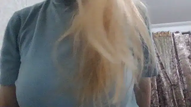 CarlyTreat online show from October 31, 3:05 pm