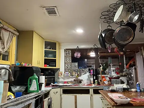 trash4cash online show from April 24, 1:41 am